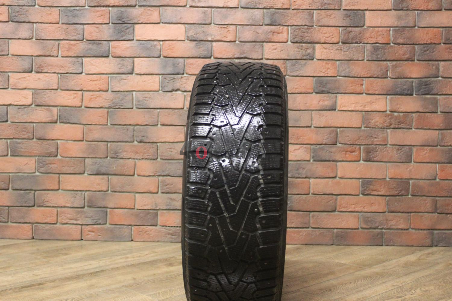 Зимние шипованные шины R18 225/55 Pirelli Ice Zero бу (4-5 мм.) остаток шипов 25-49%