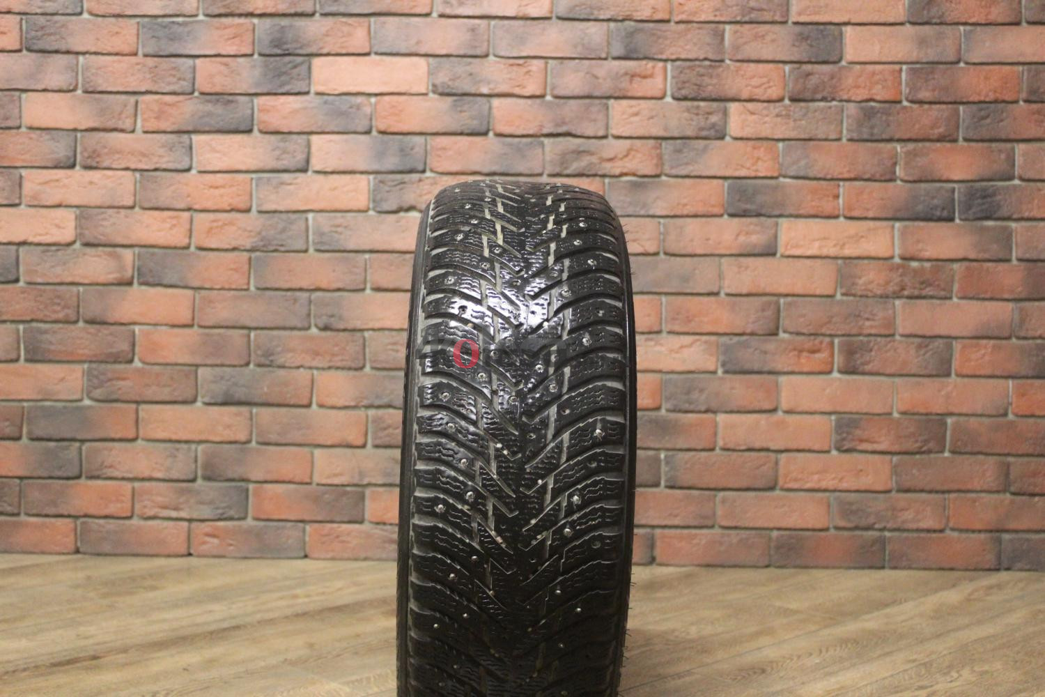 Зимние шипованные шины R16 205/60 Nokian Tyres Hakkapeliitta 8 бу (4-5 мм.) остаток шипов 50-69%