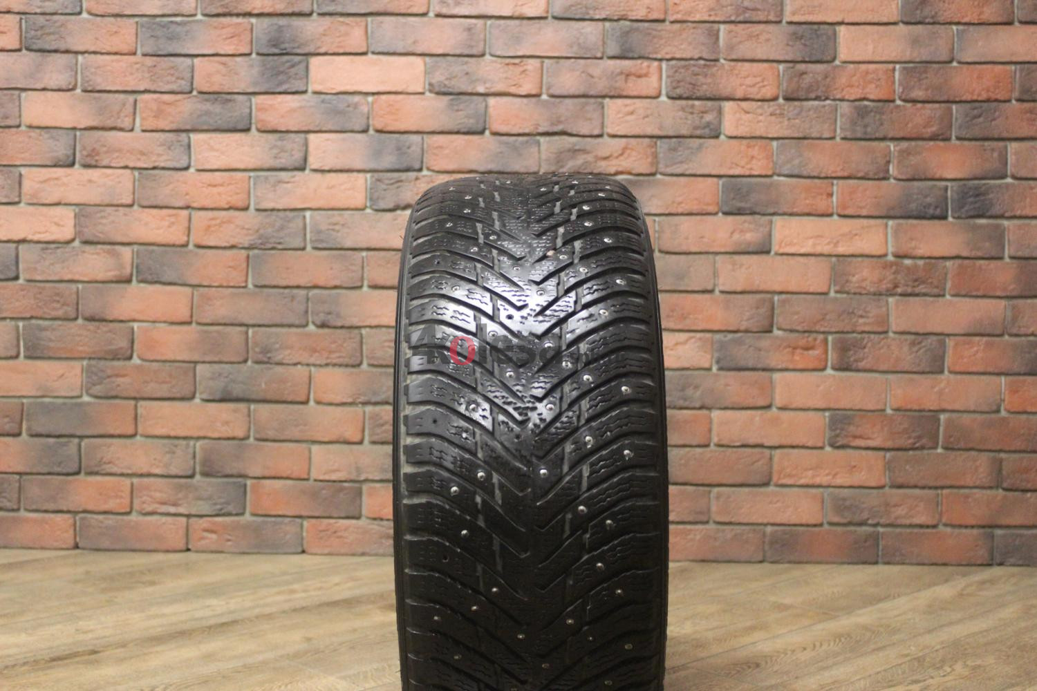 Зимние шипованные шины R16 225/55 Nokian Tyres Hakkapeliitta 8 бу (4-5 мм.) остаток шипов 70-100%