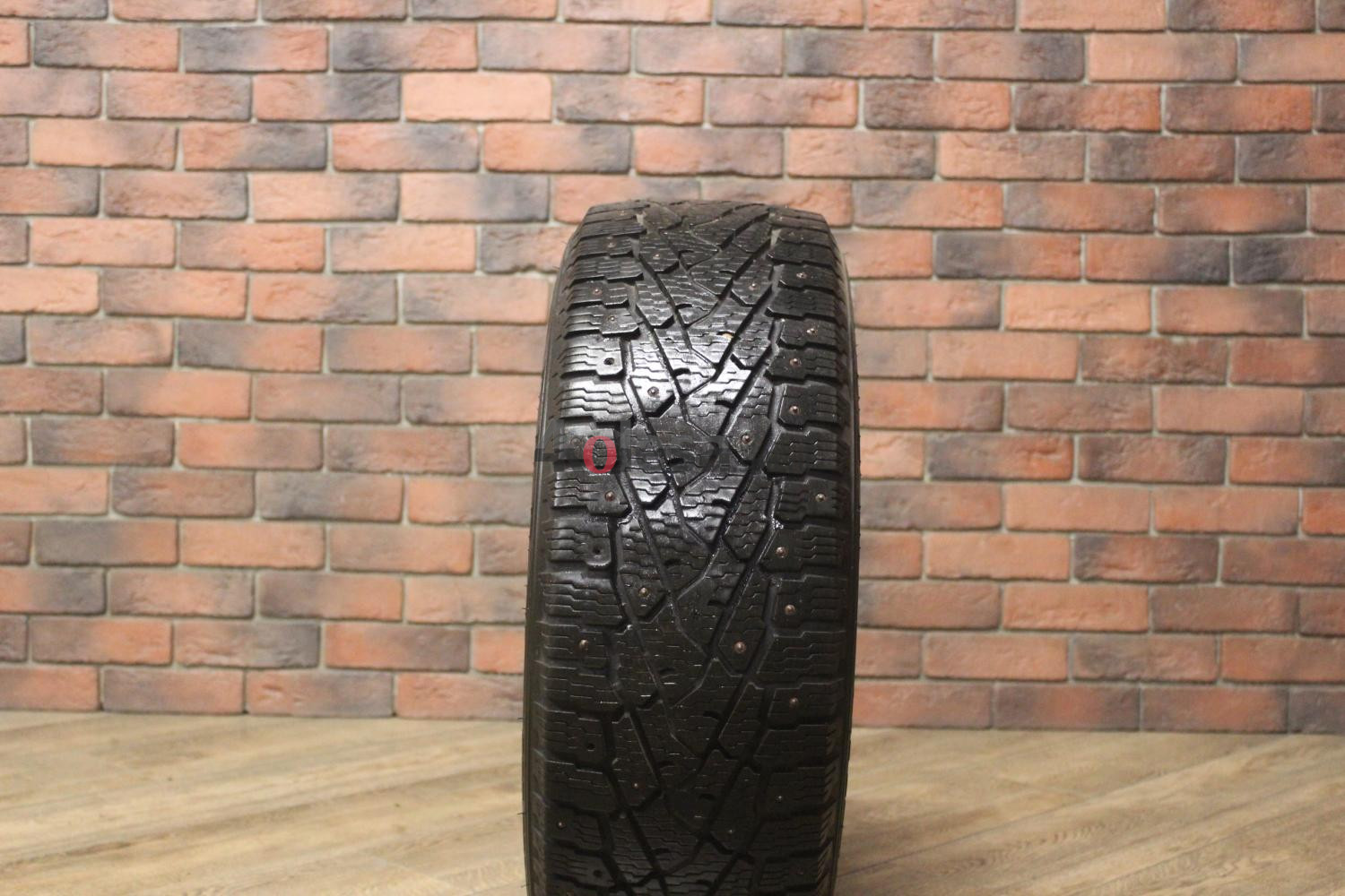 Зимние шипованные шины R17C 225/55 Nokian Tyres Hakkapeliitta C3 бу (6-7 мм.) остаток шипов 70-100%