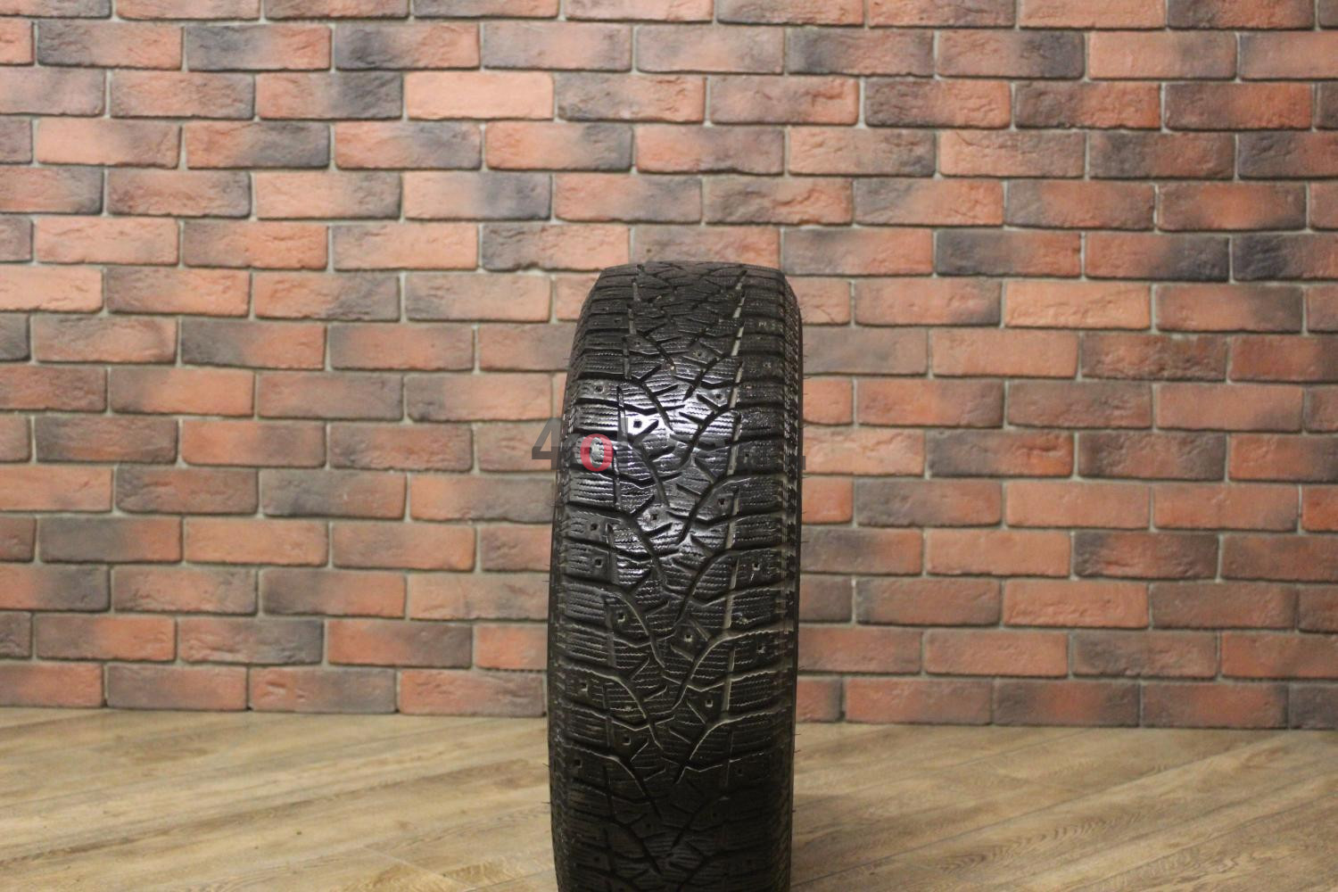 Зимние шипованные шины R15 185/65 Bridgestone Blizzak Spike-02 бу (8-9 мм.) остаток шипов 0-25%