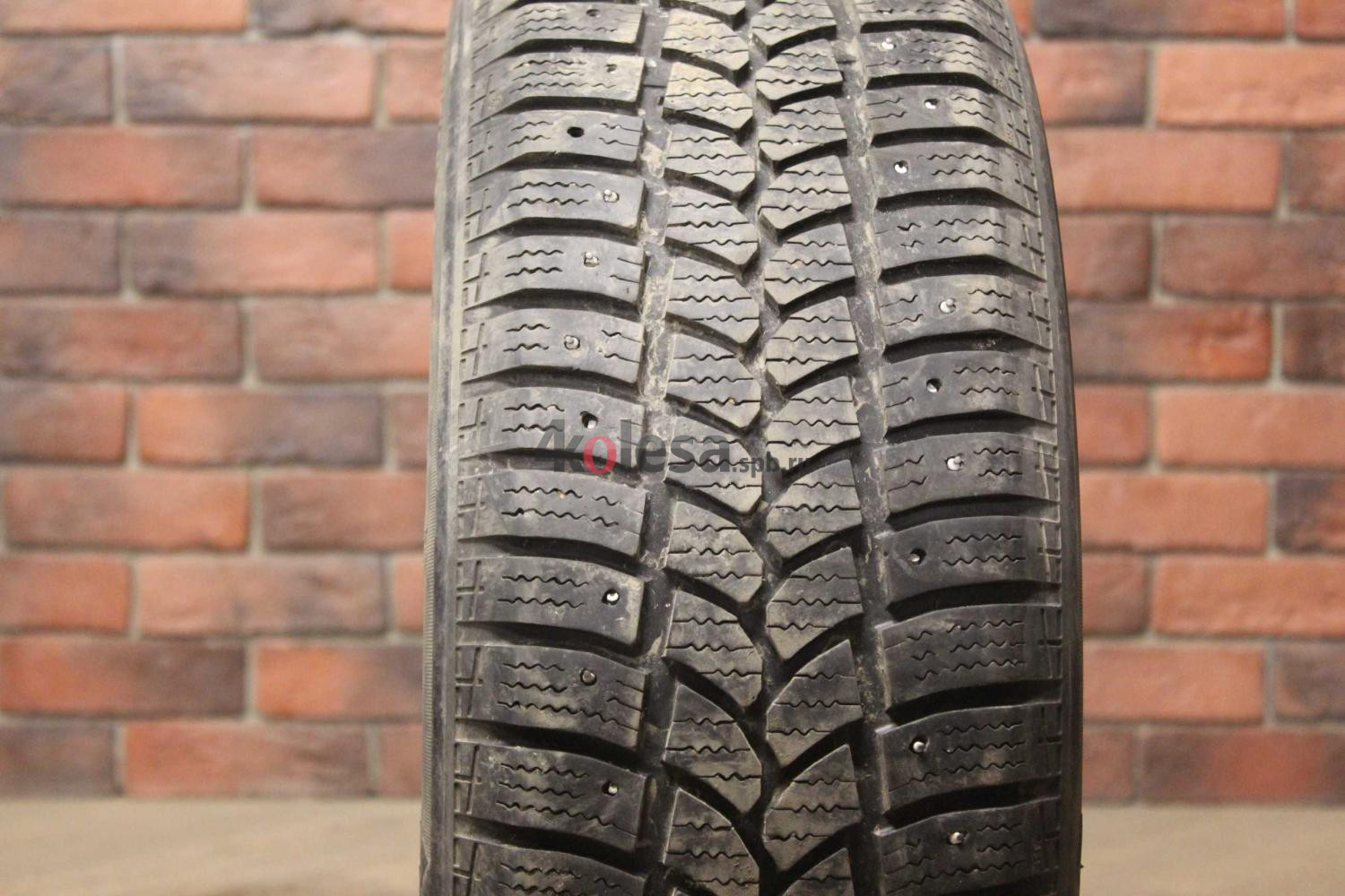 Зимние шипованные шины R17 215/55 Tigar Sigura Stud бу (6-7 мм.) остаток шипов 25-49%