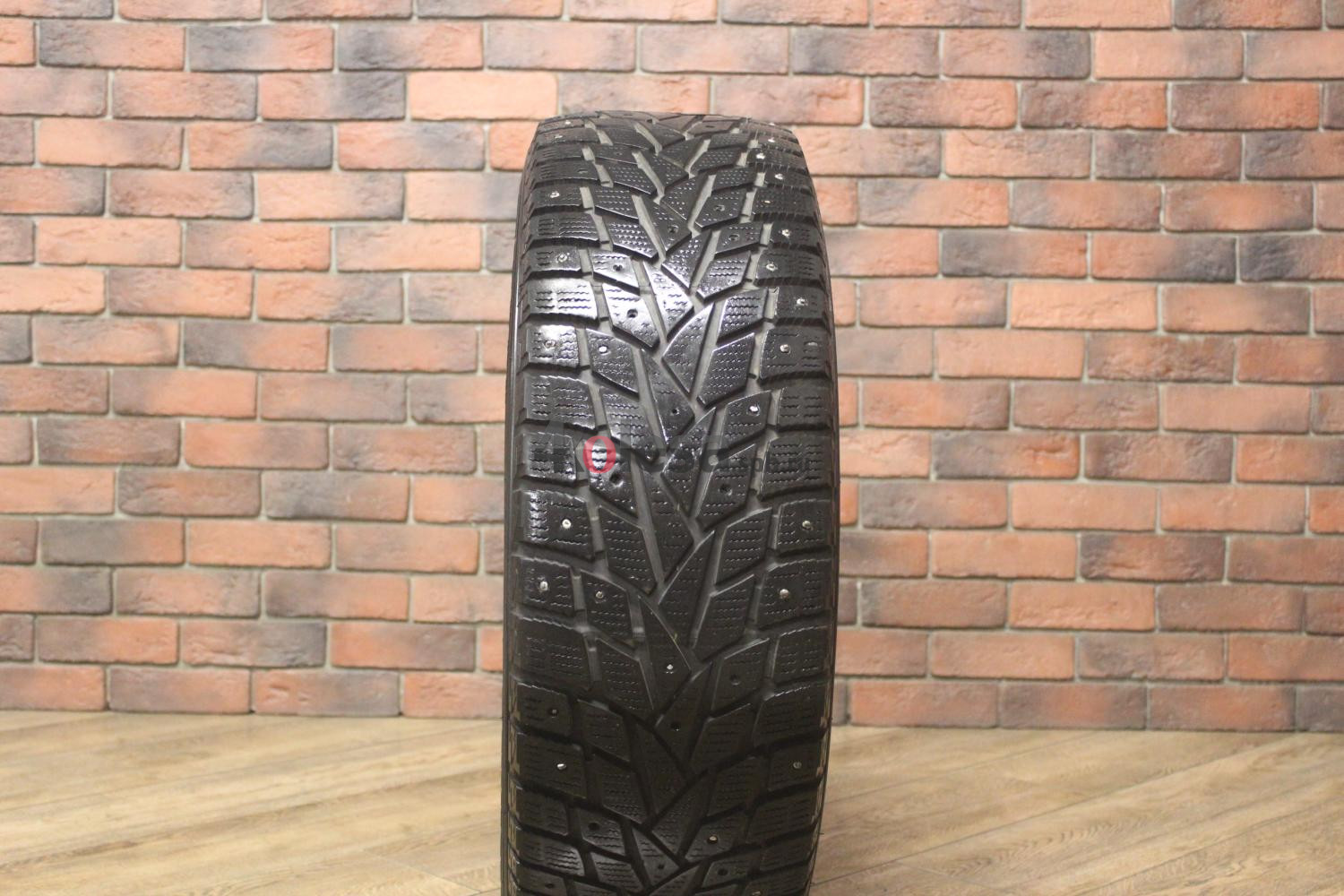 Зимние шипованные шины R18 245/60 Dunlop Grandtrek Ice 02 бу (6-7 мм.) остаток шипов 25-49%