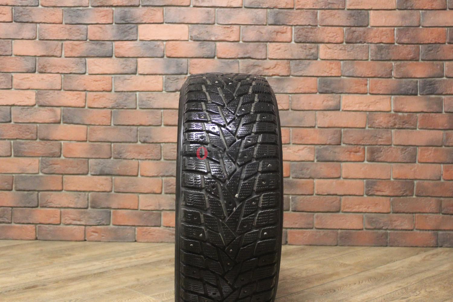Зимние шипованные шины R17 225/50 Dunlop SP Winter ICE 02 бу (6-7 мм.) остаток шипов 25-49%
