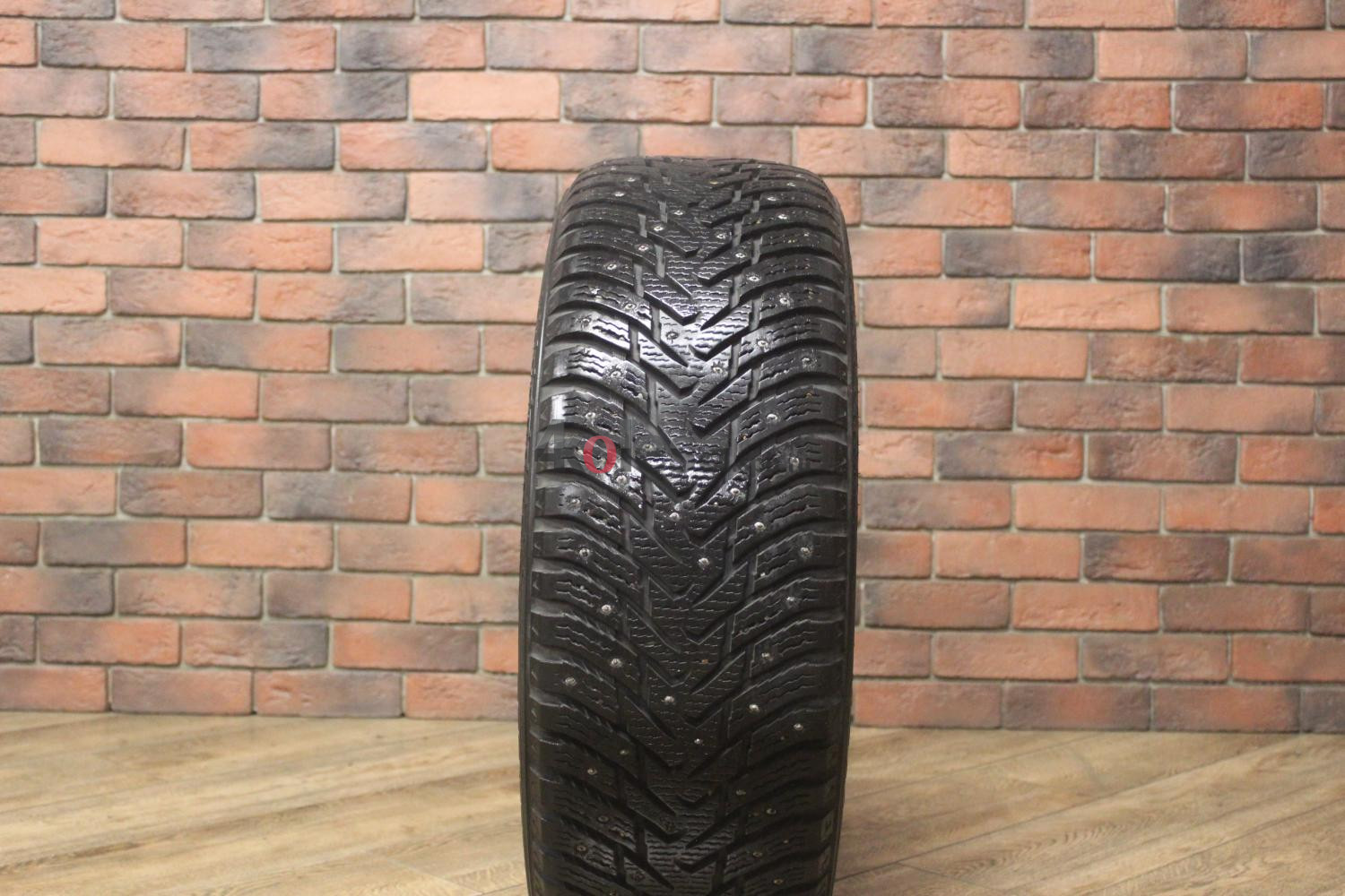 Зимние шипованные шины R18 235/55 Nokian Tyres Hakkapeliitta 8 бу (8-9 мм.) остаток шипов 70-100%