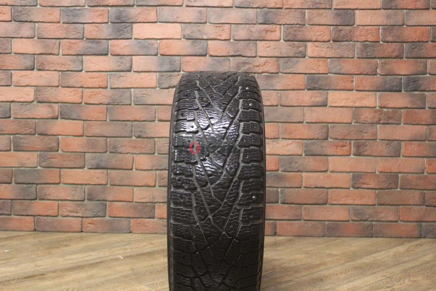 Зимние шипованные шины R15C 215/65 Nokian Tyres Hakkapeliitta C3 бу (6-7 мм.) остаток шипов 0-25%
