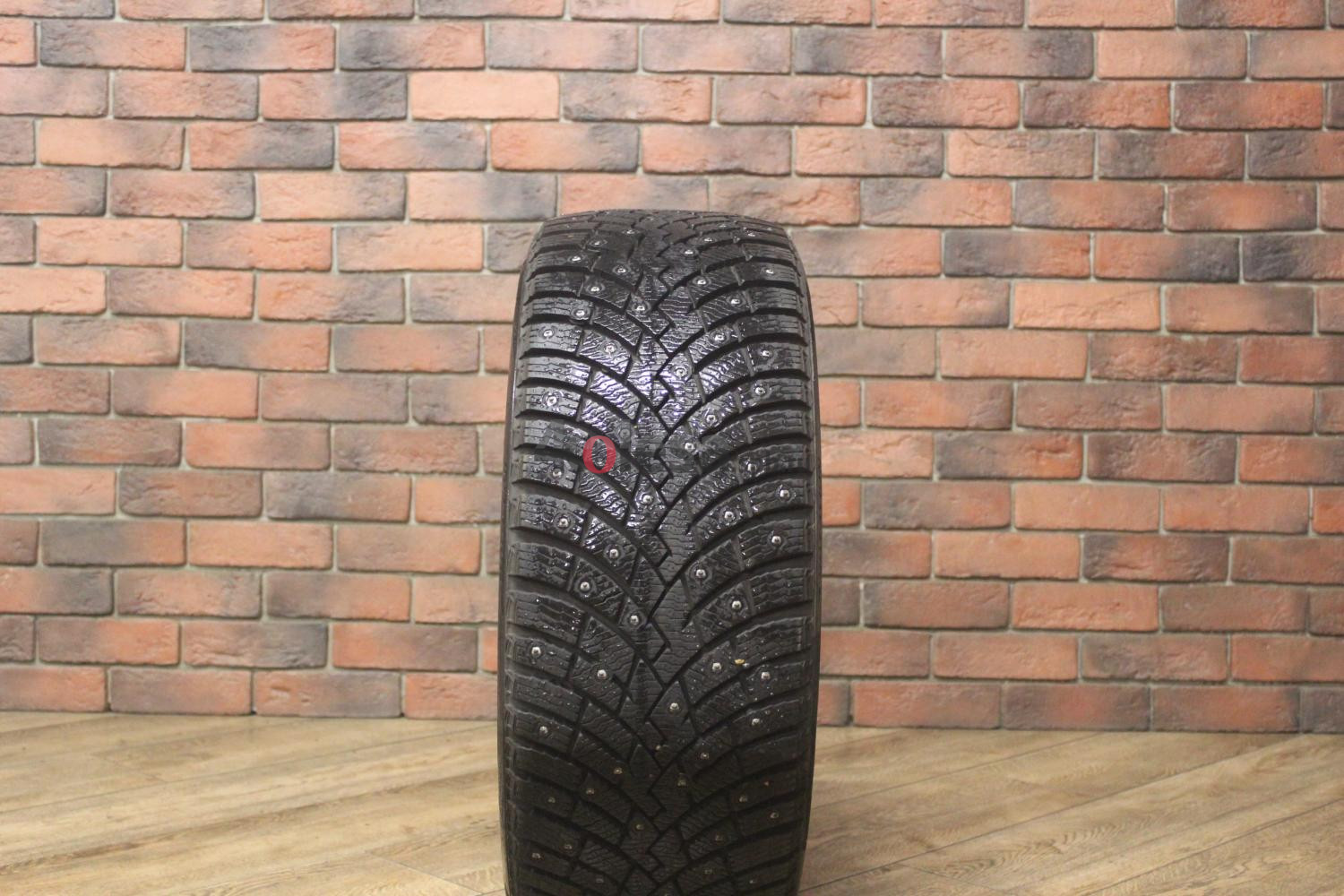 Зимние шипованные шины R18 235/45 Pirelli Ice Zero 2 бу (8-9 мм.) остаток шипов 70-100%
