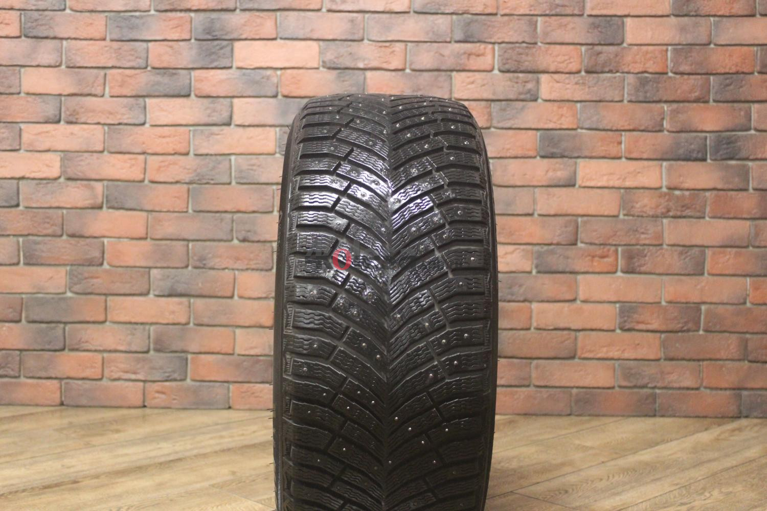 Зимние шипованные шины R18 245/50 Michelin X-Ice North 4 RFT бу (6-7 мм.) остаток шипов 70-100%