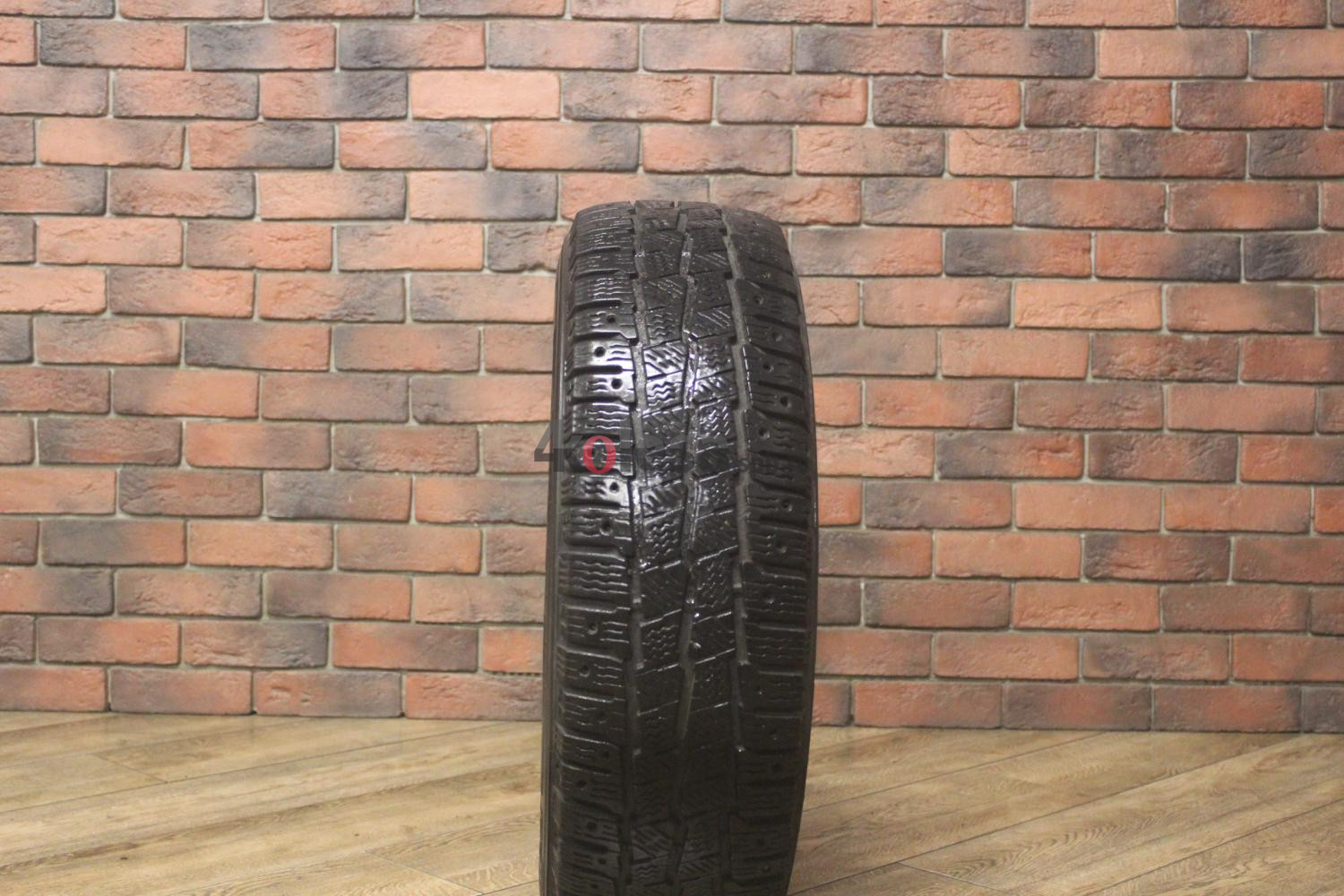 Зимние шипованные шины R15C 215/70 Michelin Agilis X-Ice North бу (4-5 мм.) остаток шипов 0-25%
