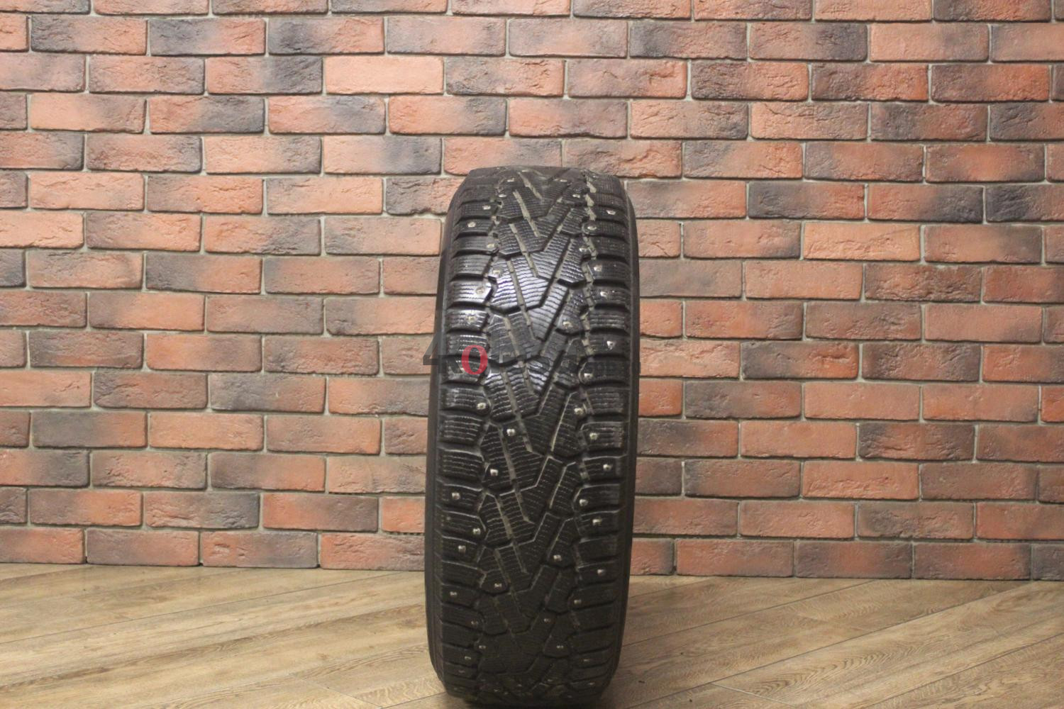 Зимние шипованные шины R17 215/60 Pirelli Ice Zero бу (8-9 мм.) остаток шипов 70-100%