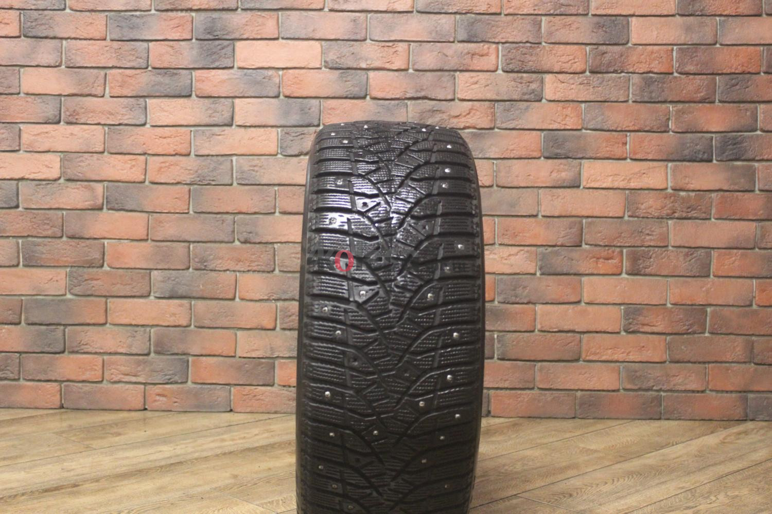 Зимние шипованные шины R18 235/45 Bridgestone Blizzak Spike-02 бу (6-7 мм.) остаток шипов 70-100%