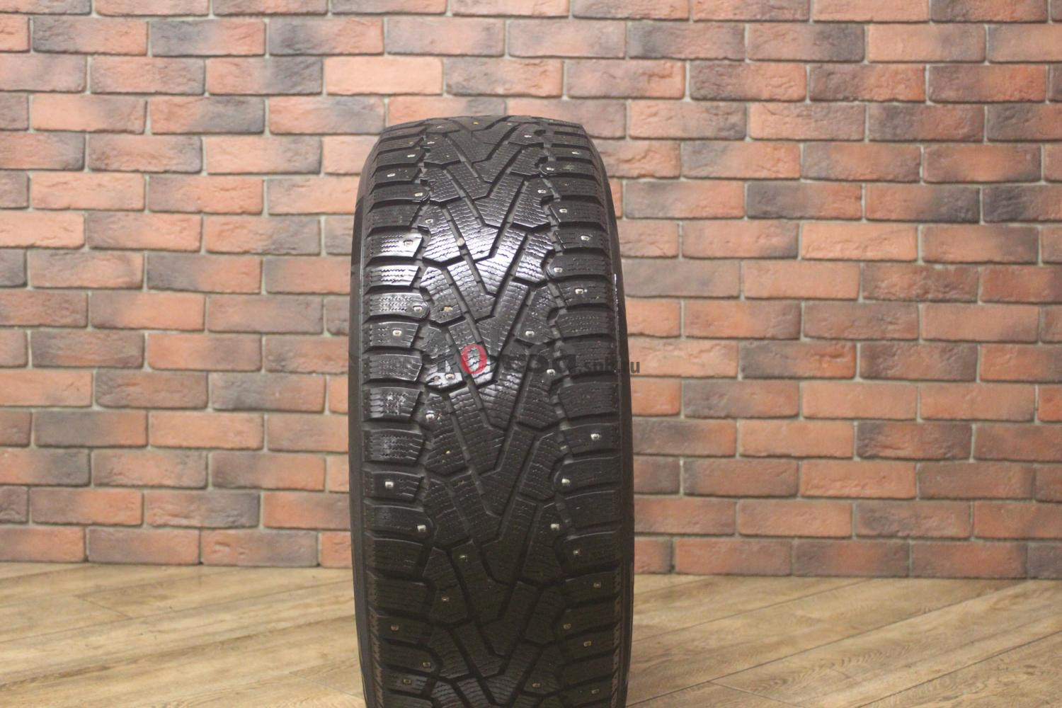 Зимние шипованные шины R18 235/55 Pirelli Ice Zero бу (6-7 мм.) остаток шипов 70-100%