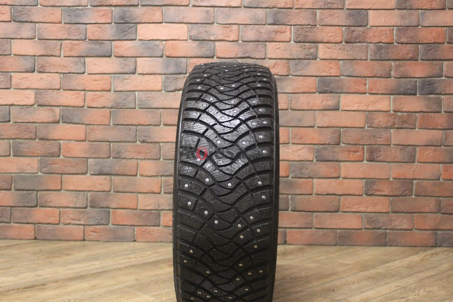 Зимние шипованные шины R19 225/45 Dunlop SP Winter ICE 03  ШИП (новые)