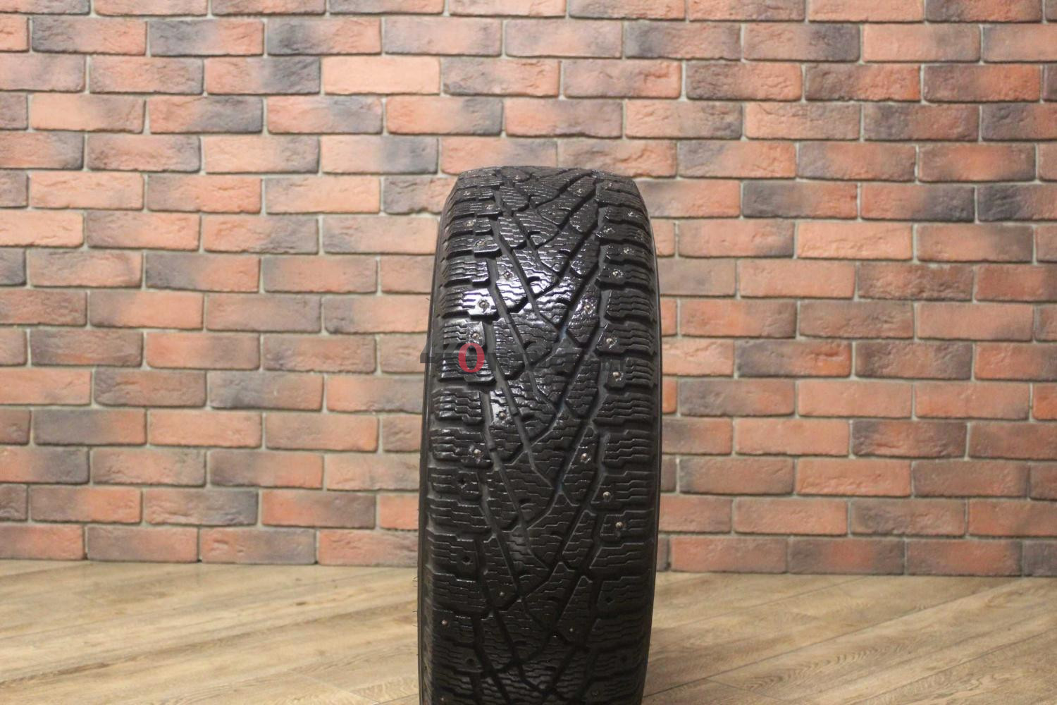 Зимние шипованные шины R15C 215/65 Nokian Tyres Hakkapeliitta C3 бу (8-9 мм.) остаток шипов 70-100%