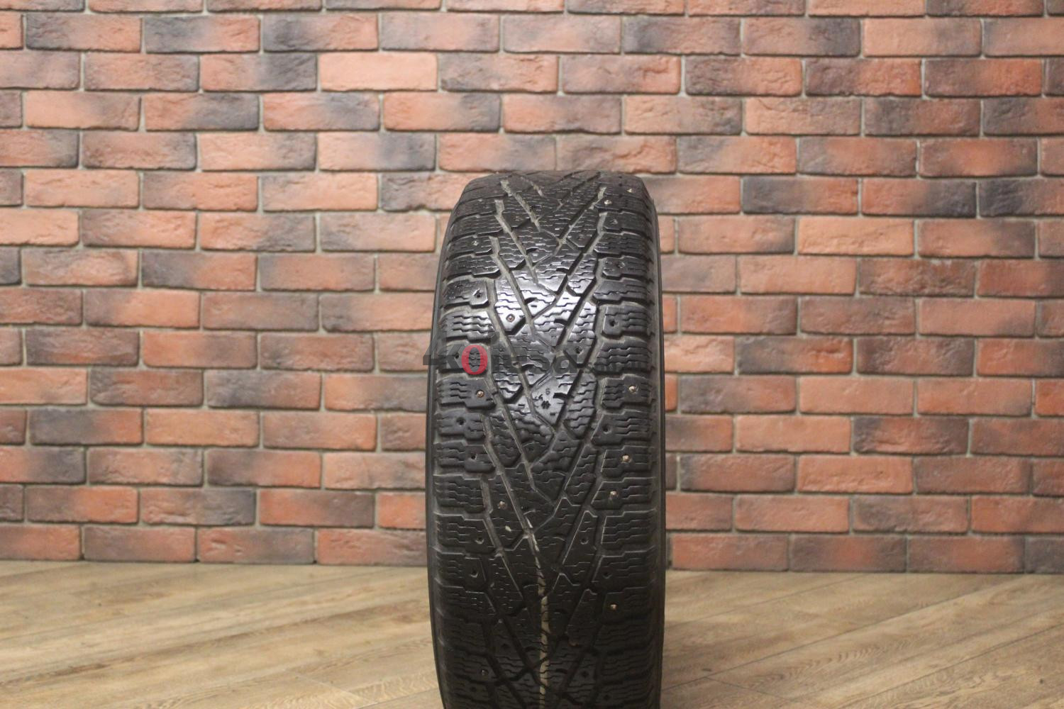 Зимние шипованные шины R15C 215/65 Nokian Tyres Hakkapeliitta C3 бу (6-7 мм.) остаток шипов 25-49%