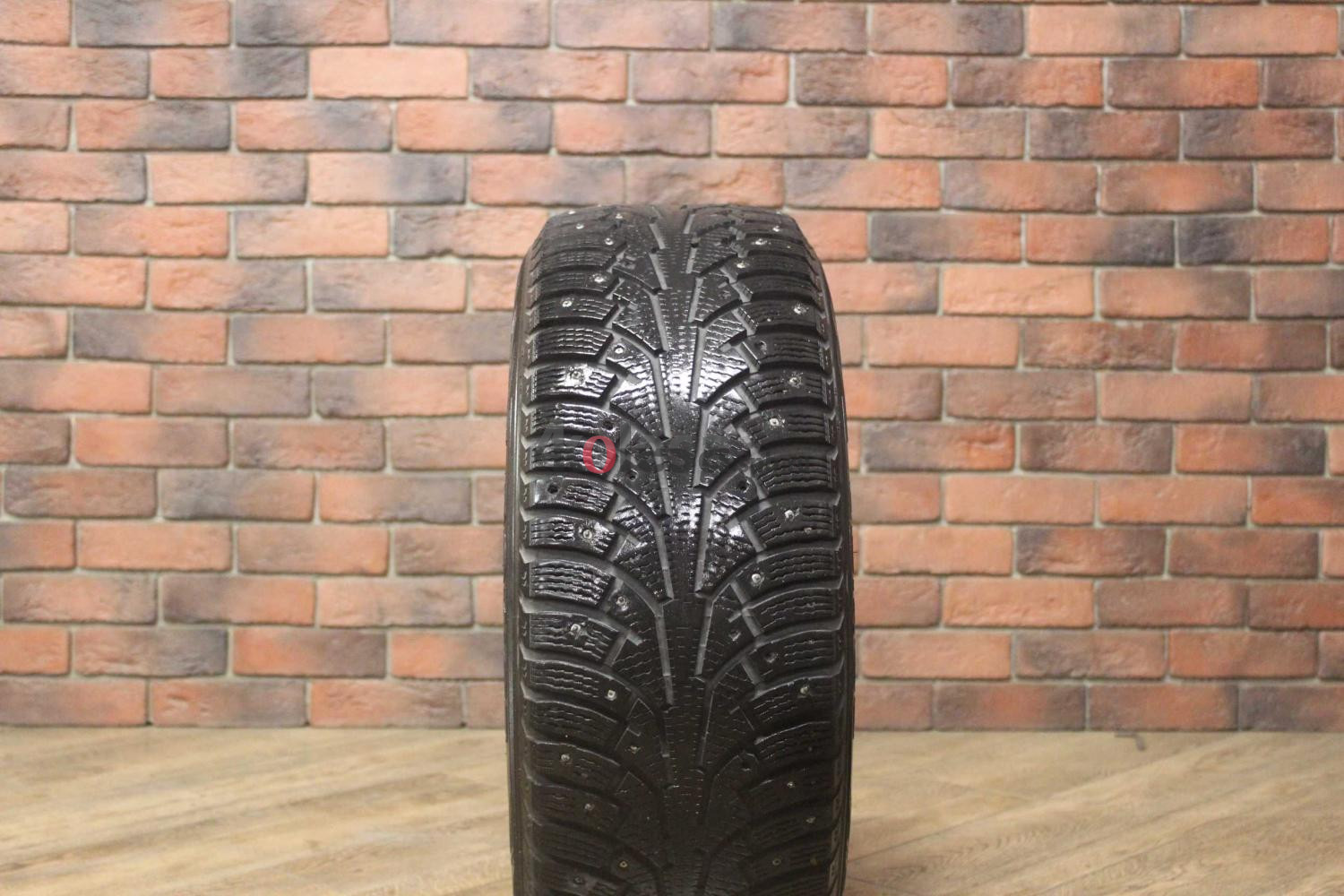 Зимние шипованные шины R16 225/55 Nokian Tyres Hakkapeliitta 5 бу (4-5 мм.) остаток шипов 70-100%